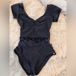 lucy cap sleeve yumkio with velvet!